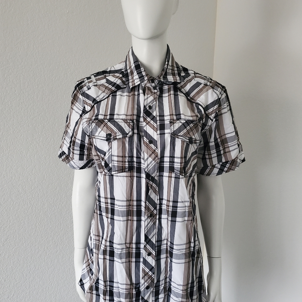 Buckle Athlethic Fit, button down, half sleeve shirt